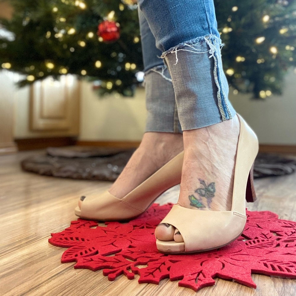 Clarks perfect pump The shade of nude beige, this pump looks great with anything
